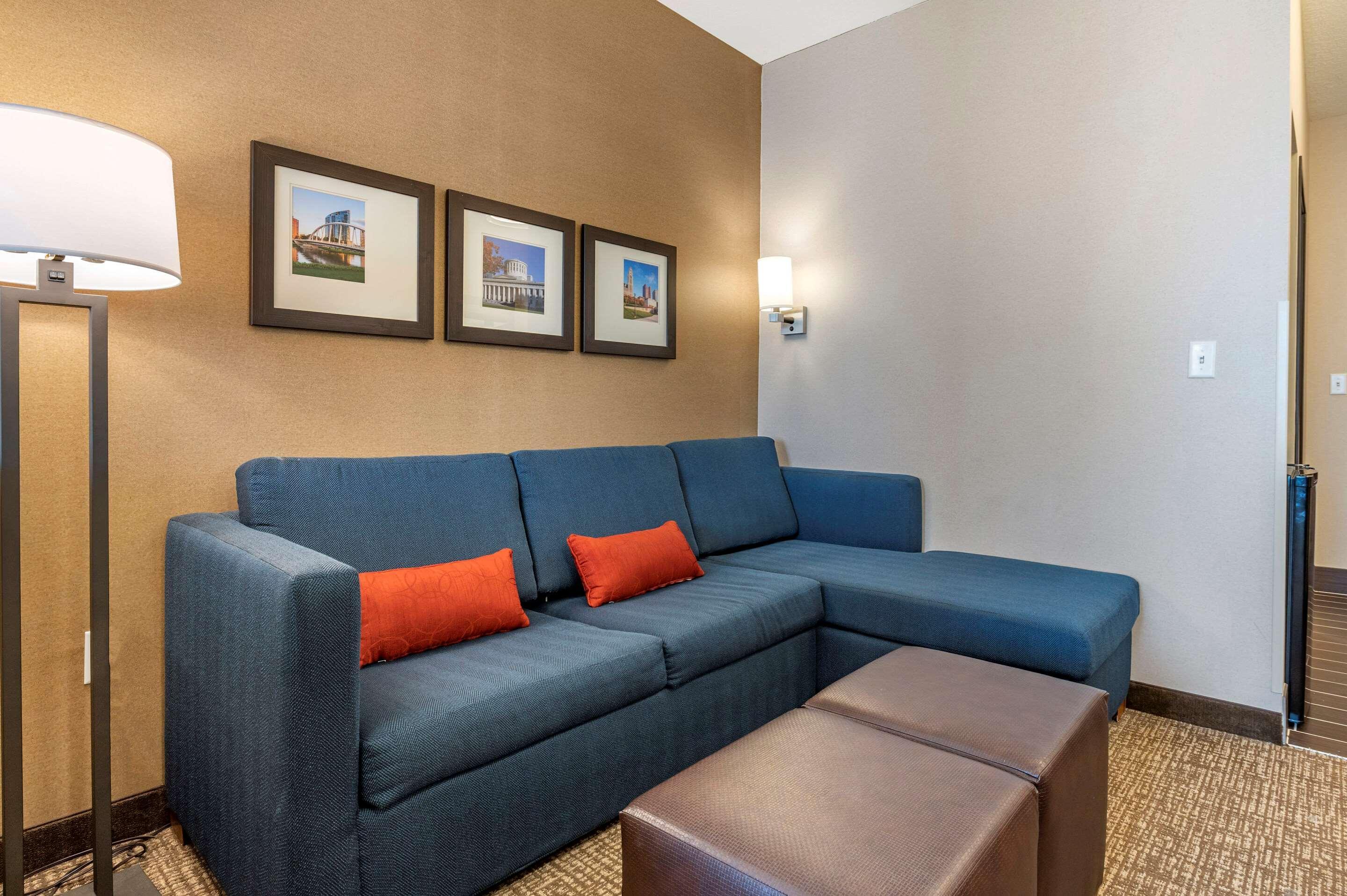 คอมฟอร์ต สวีท โคลัมบัสแอร์พอร์ต Hotel ภายนอก รูปภาพ